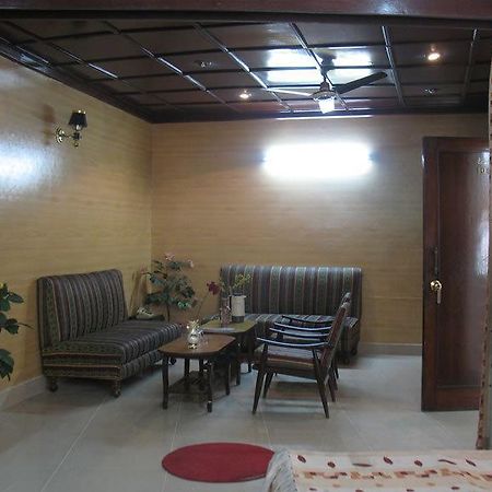 Hotel Rest Inn Lucknow Bagian luar foto