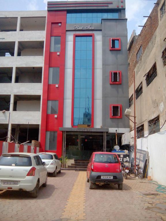 Hotel Rest Inn Lucknow Bagian luar foto