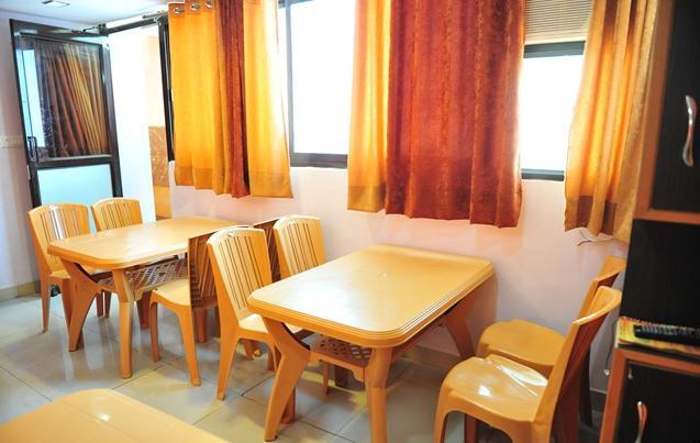 Hotel Rest Inn Lucknow Bagian luar foto