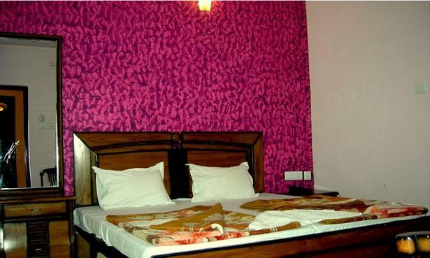 Hotel Rest Inn Lucknow Bagian luar foto