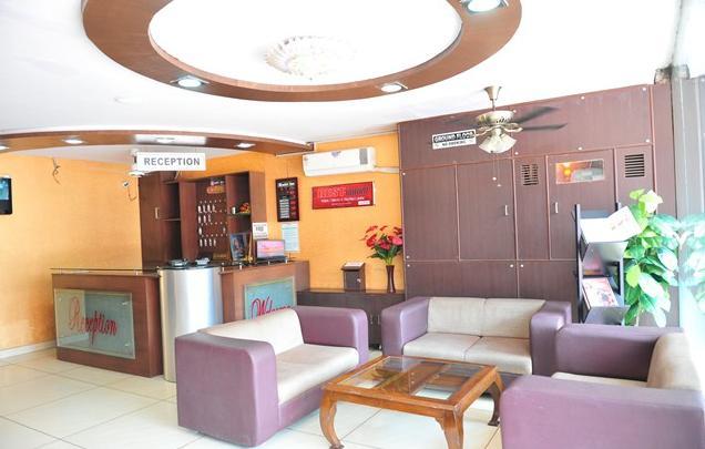 Hotel Rest Inn Lucknow Bagian luar foto